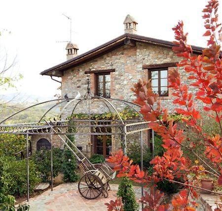 Cascina La Buca Guest House Castello di Serravalle Exterior photo