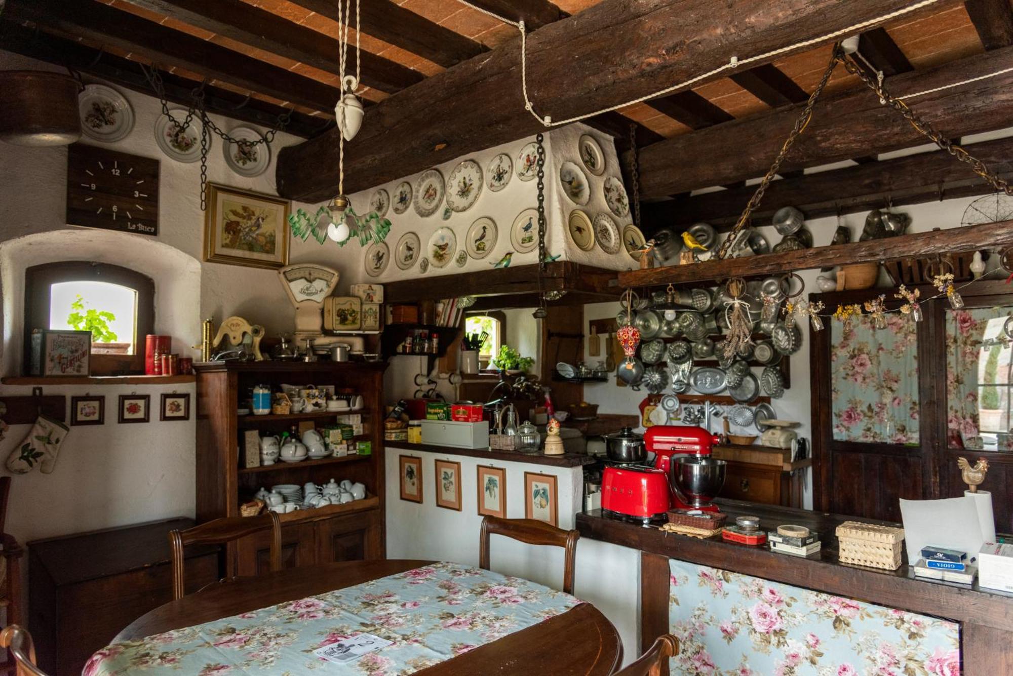 Cascina La Buca Guest House Castello di Serravalle Exterior photo